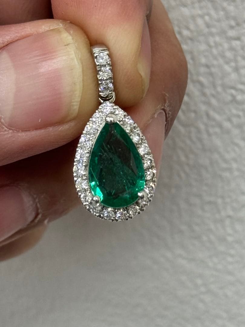 期間限定価格★3.1ct★エメラルド0.50ctダイヤペンダントネックレストップ