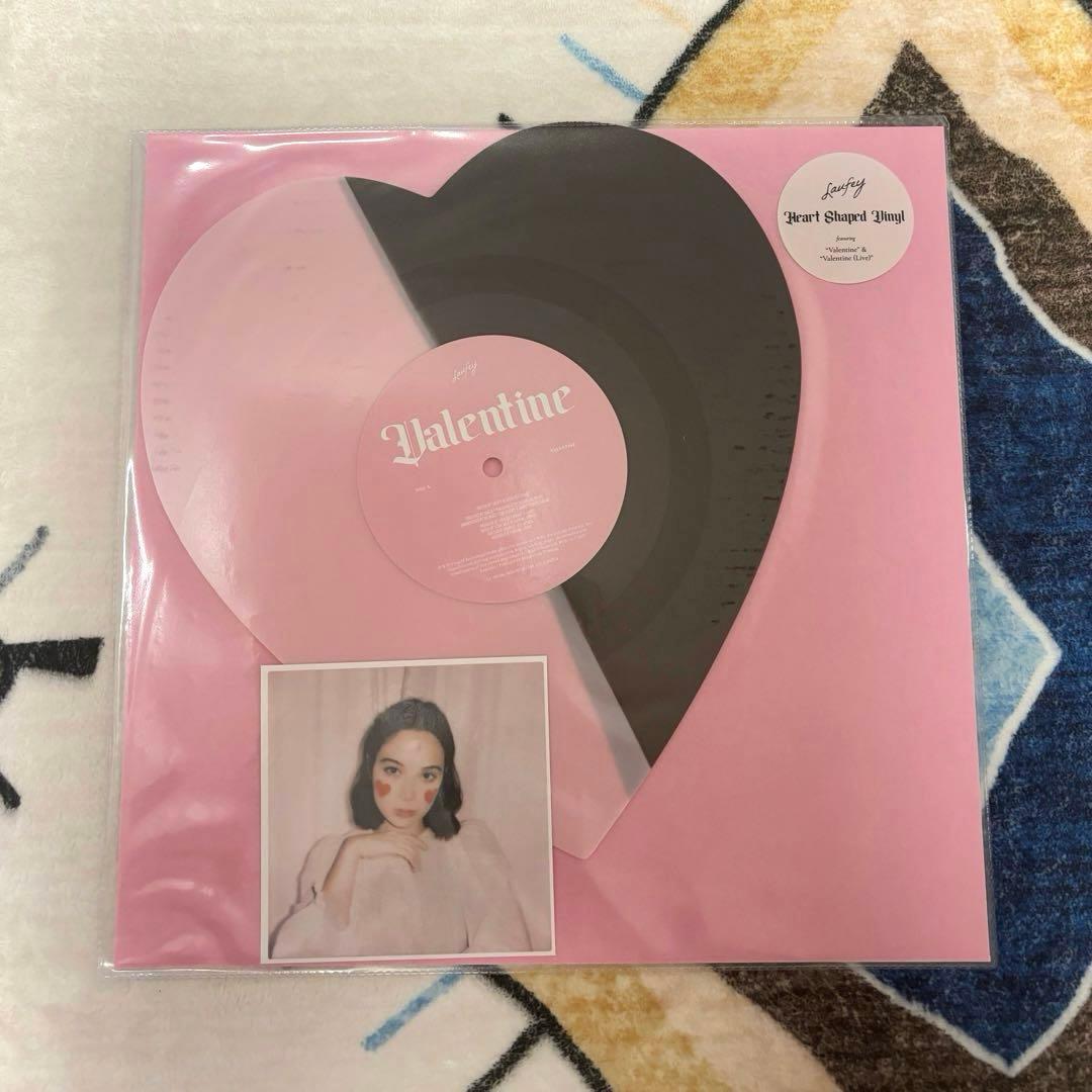 Laufey Valentine ハート型7インチ 新品 レイヴェイ