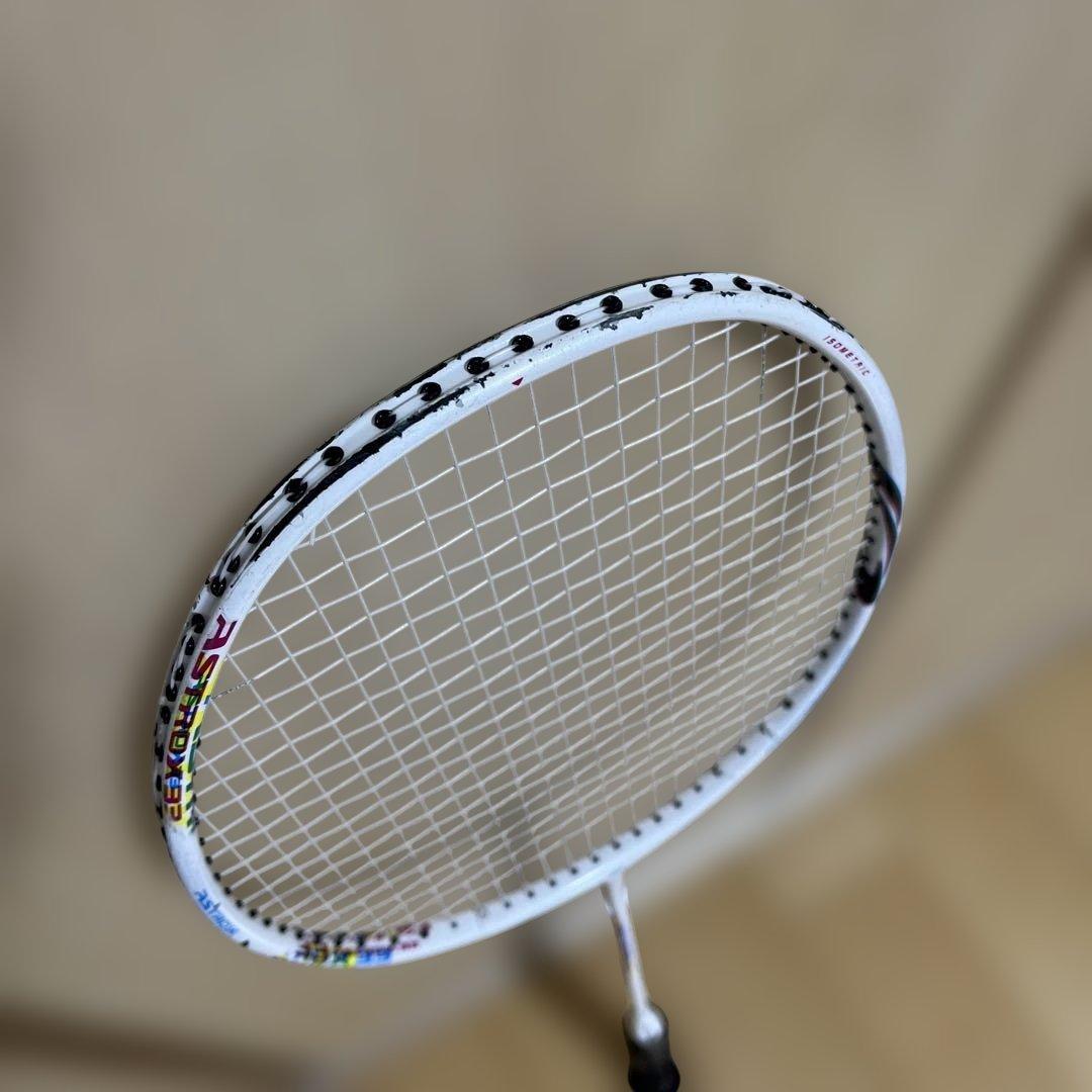 ヨネックス　バドミントンラケット　アストロクス33