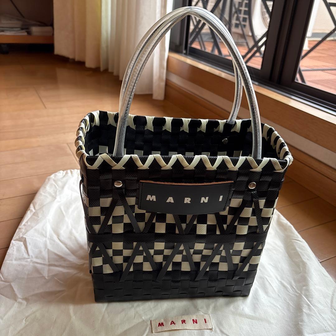 MARNI 「マルニ マーケット」ステンシルかごバッグ