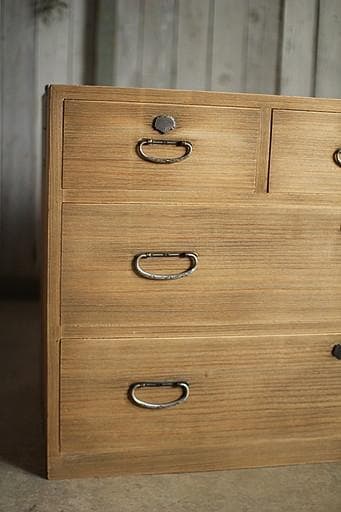 古い木製の引き出し5杯　チェスト　桐箪笥　昭和レトロ　タンス　古家具　古民家