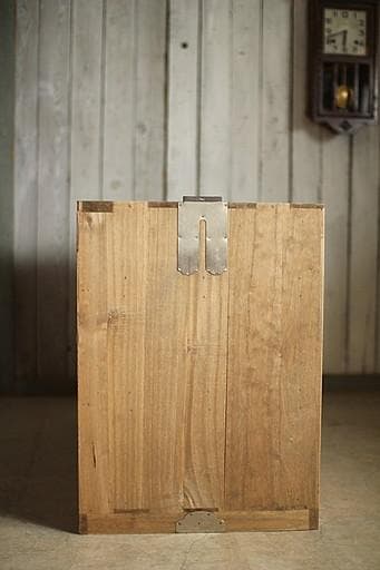 古い木製の引き出し5杯　チェスト　桐箪笥　昭和レトロ　タンス　古家具　古民家