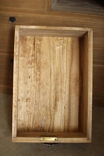 古い木製の引き出し5杯　チェスト　桐箪笥　昭和レトロ　タンス　古家具　古民家