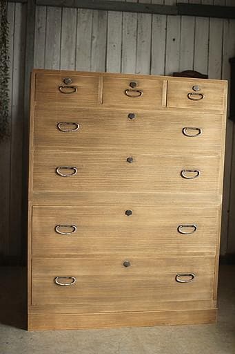 古い木製の引き出し5杯　チェスト　桐箪笥　昭和レトロ　タンス　古家具　古民家