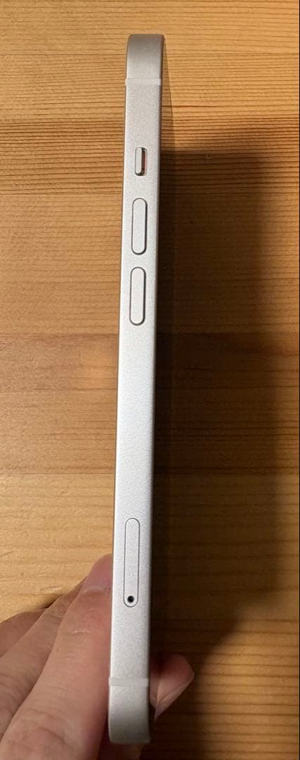 Apple iPhone 13 128GB ホワイト 本体　箱・純正コード付き