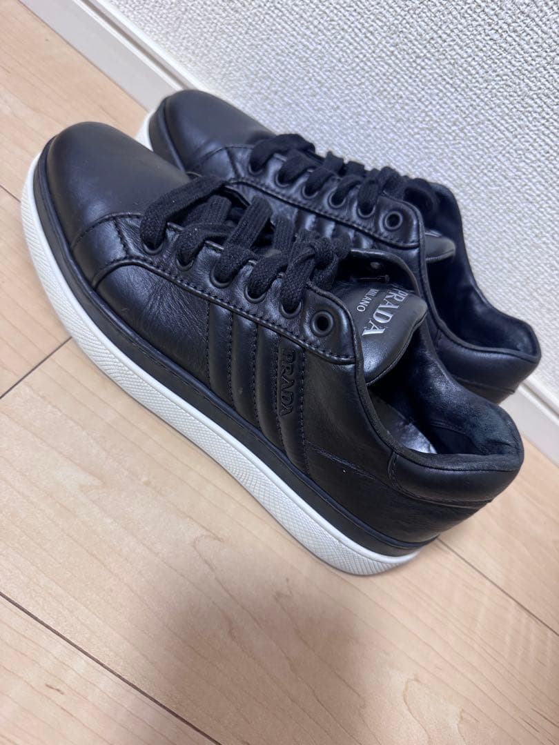 PRADA スニーカー