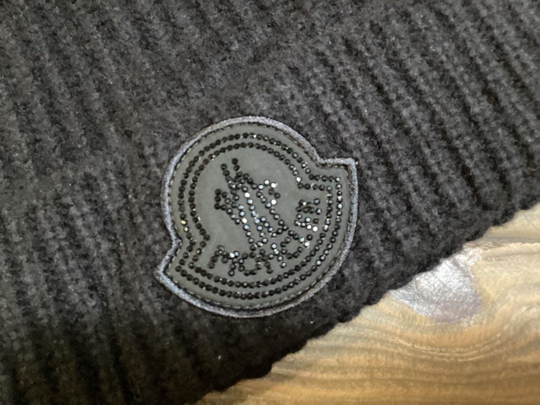 MONCLER モンクレール ニット帽　新品タグ付　ラメロゴ　包装紙ショッパー付
