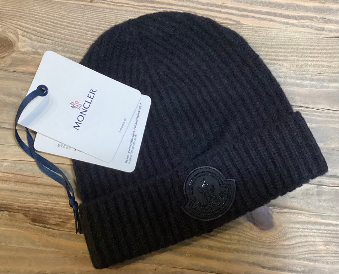 MONCLER モンクレール ニット帽　新品タグ付　ラメロゴ　包装紙ショッパー付