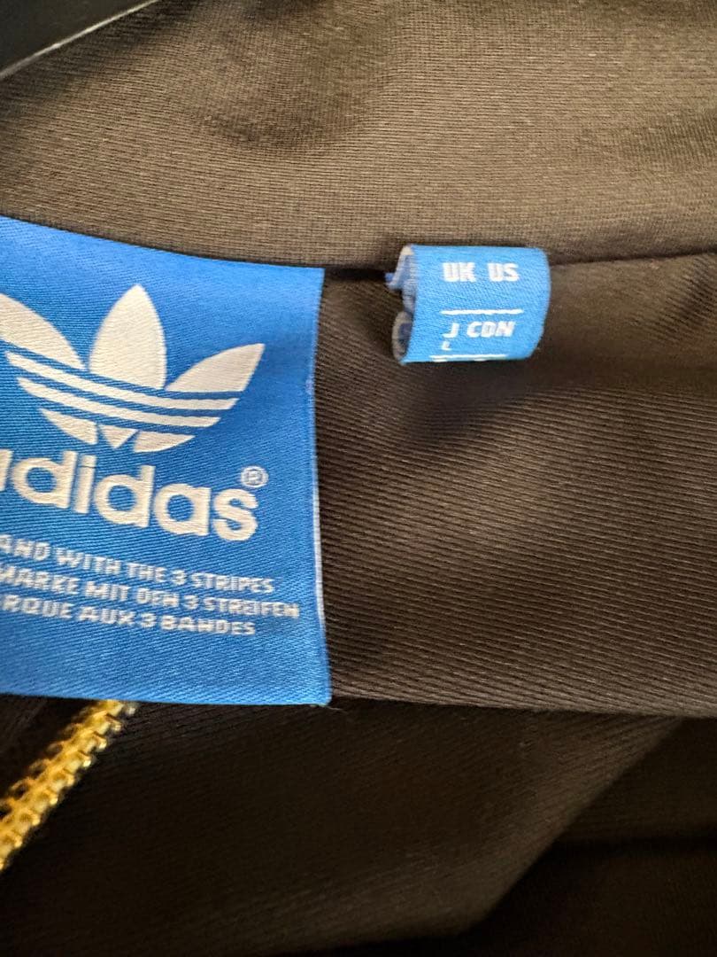 adidas ヒョウ柄ラインブラック ジャージセットアップ