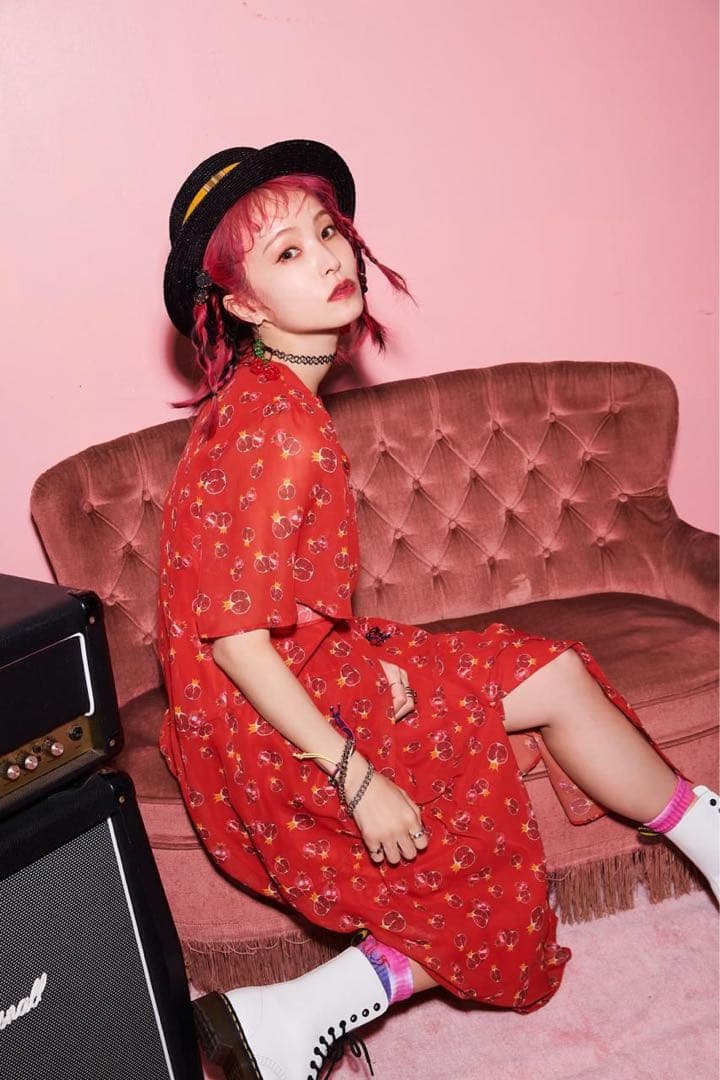 超美品roy reflect overjoy 赤 ザクロ柄 ワンピースLISA