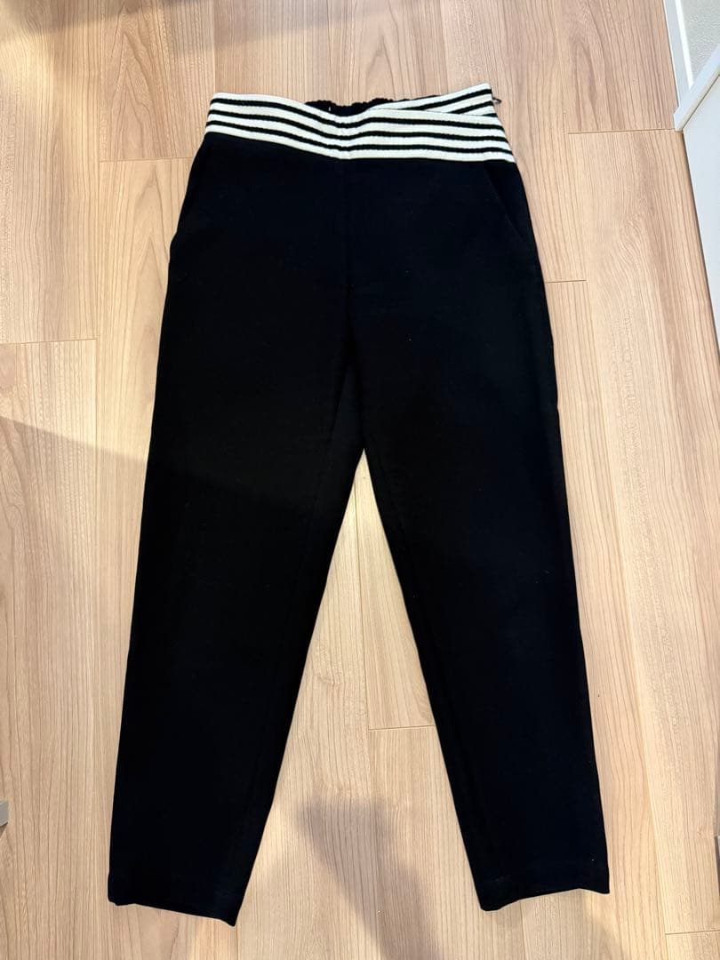 【定番名品】ボーダーズアットバルコニーテーパードパンツ36ブラック