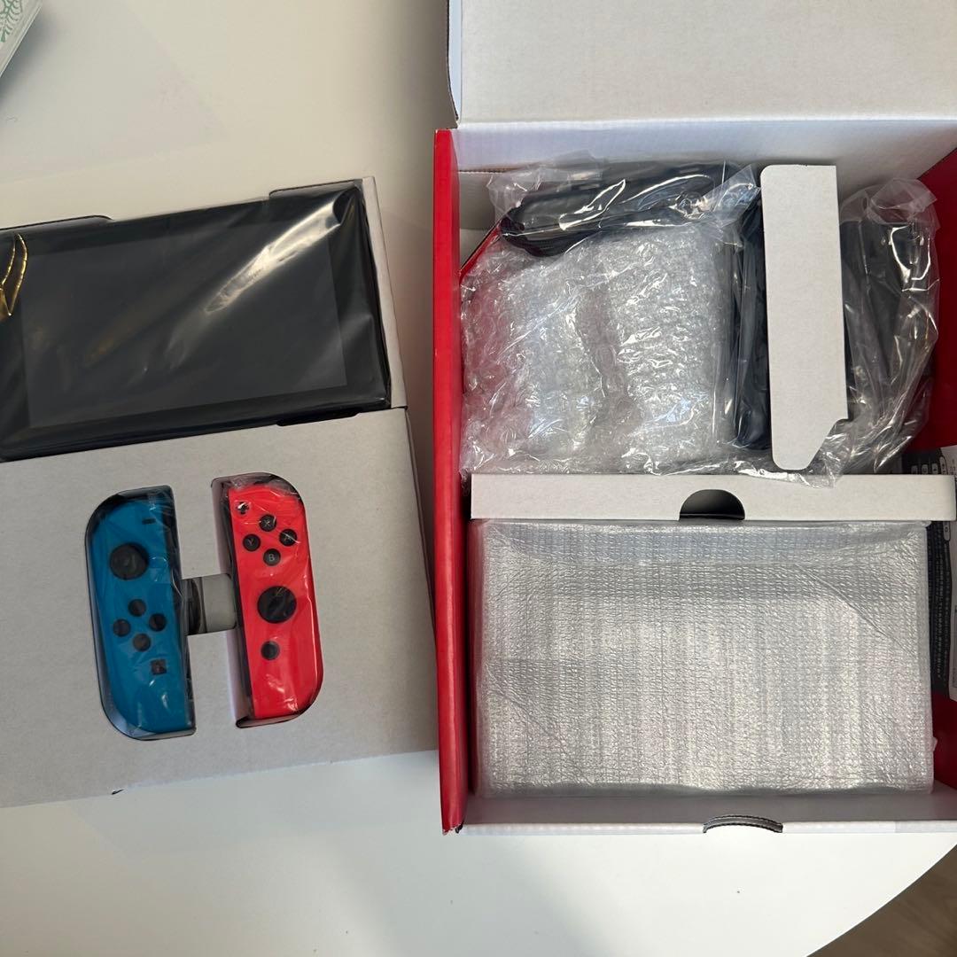 Nintendo Switch 青/赤 本体、どう森・桃鉄ワールド