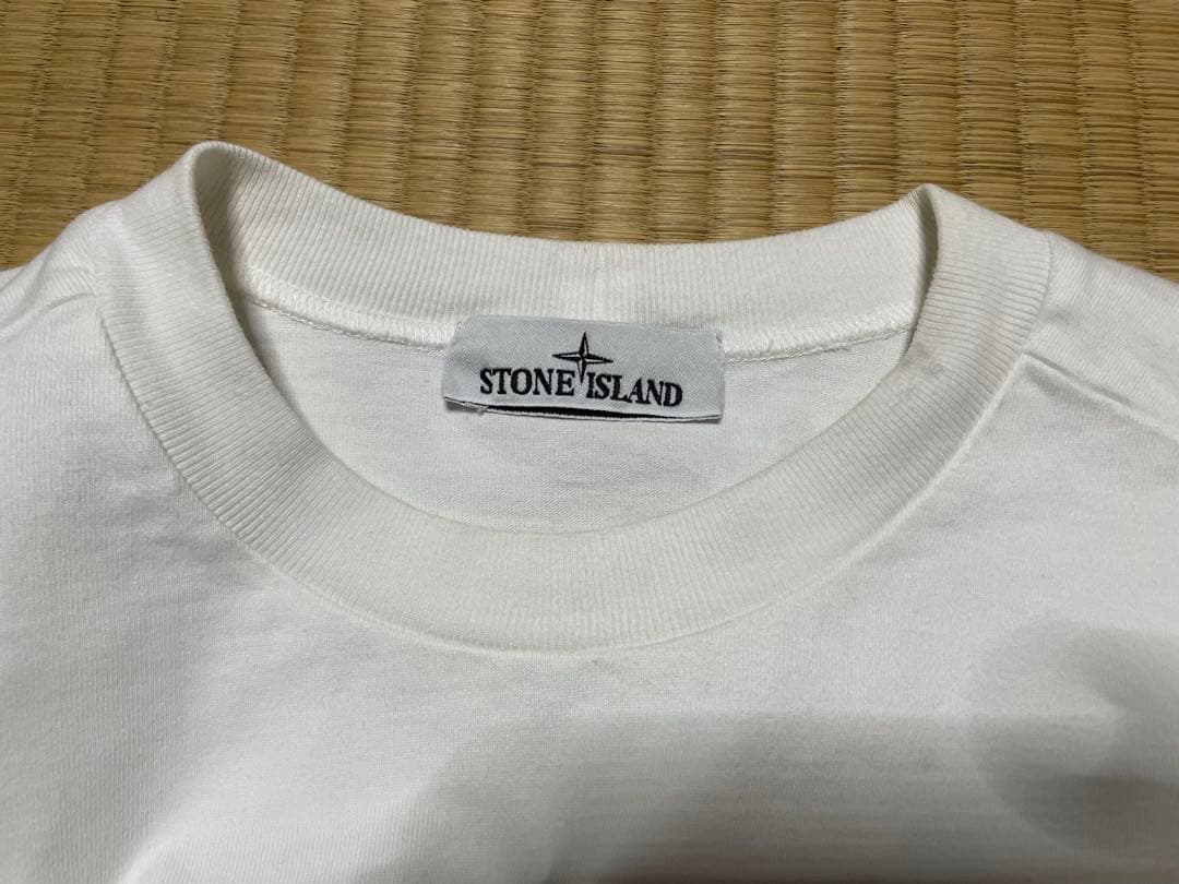 ホワイト 長袖カットソー 袖ボタン付き　STONE