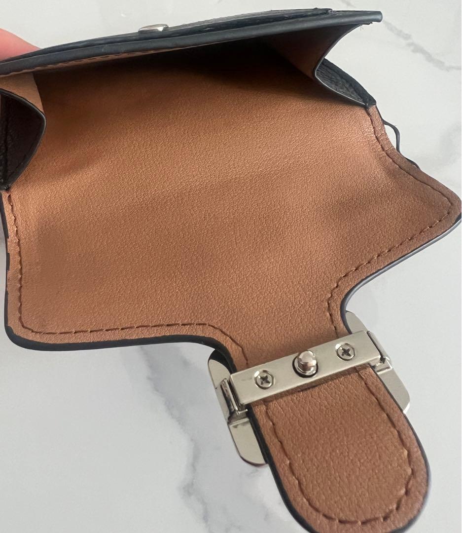 COACH コーチシグネチャー 折財布　美品♪