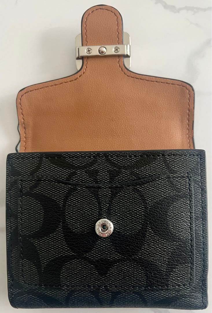 COACH コーチシグネチャー 折財布　美品♪