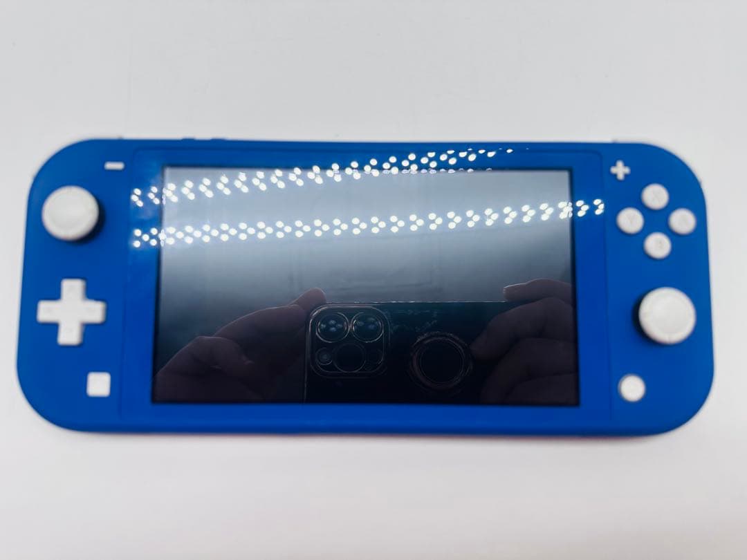 任天堂　switchl　ight　液晶不良　ジャンク品