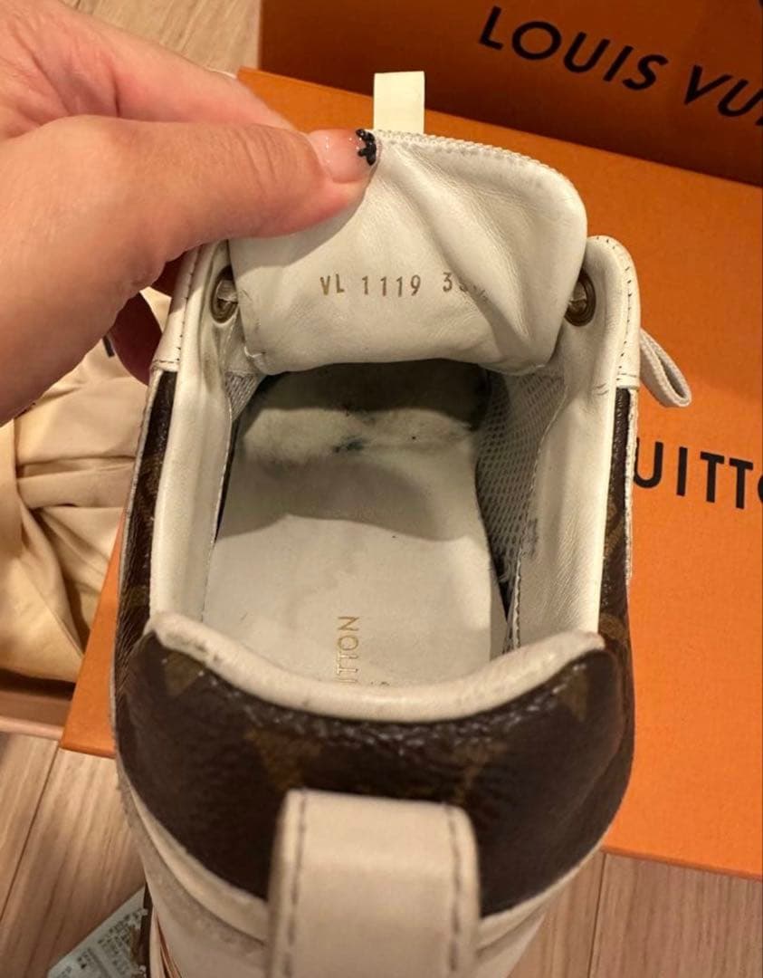 ルイ・ヴィトン ランアウェイ　スニーカー　1A4XNG