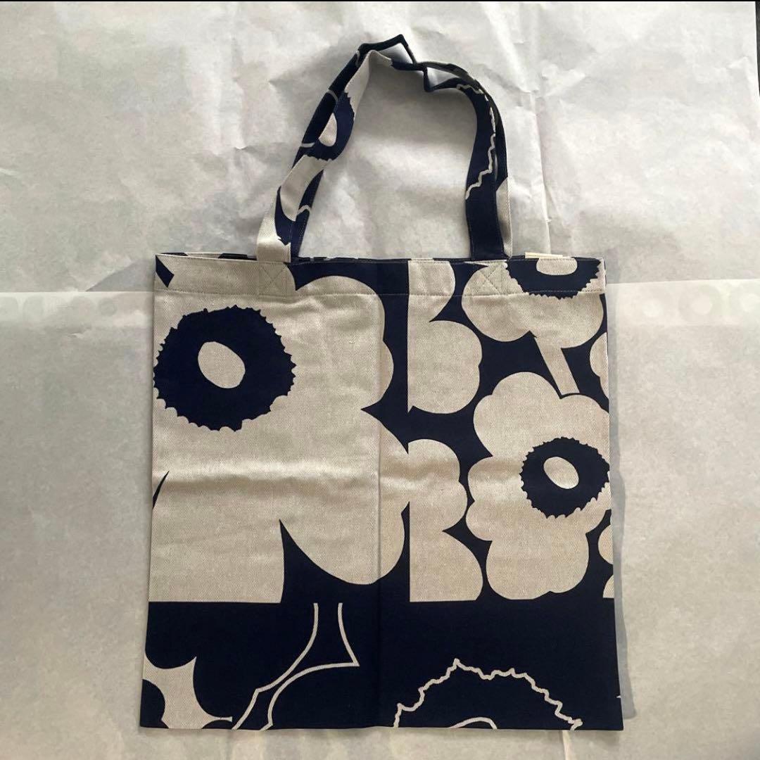 新品ま未使用　マリメッコ チャーム　ロゴ　ウニッコトート