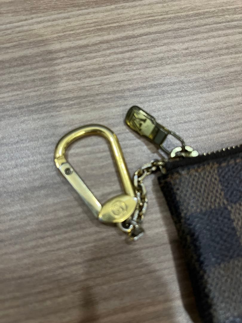 ルイ・ヴィトン ダミエ キーケース カラビナ付き