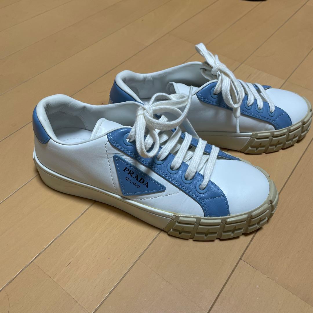 プラダスニーカー