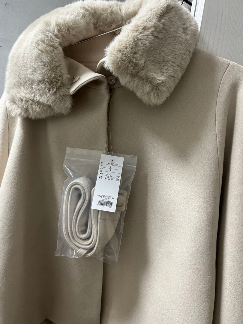 期間限定値下げ！ tocco closet ケープコート　ファー　ベルト付き