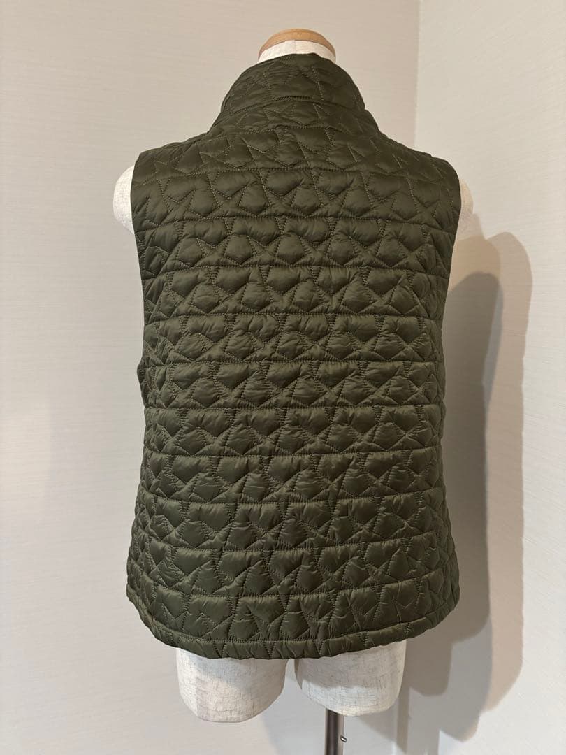 新品未使用☆HALF-NOTE♩のオリーブ色 キルティングベスト