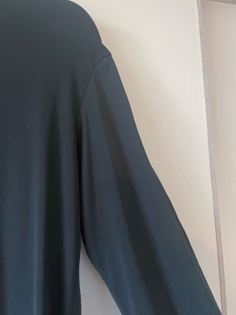 トクコプルミエヴォル/カーキ系グラフィックプリント 長袖チュニック