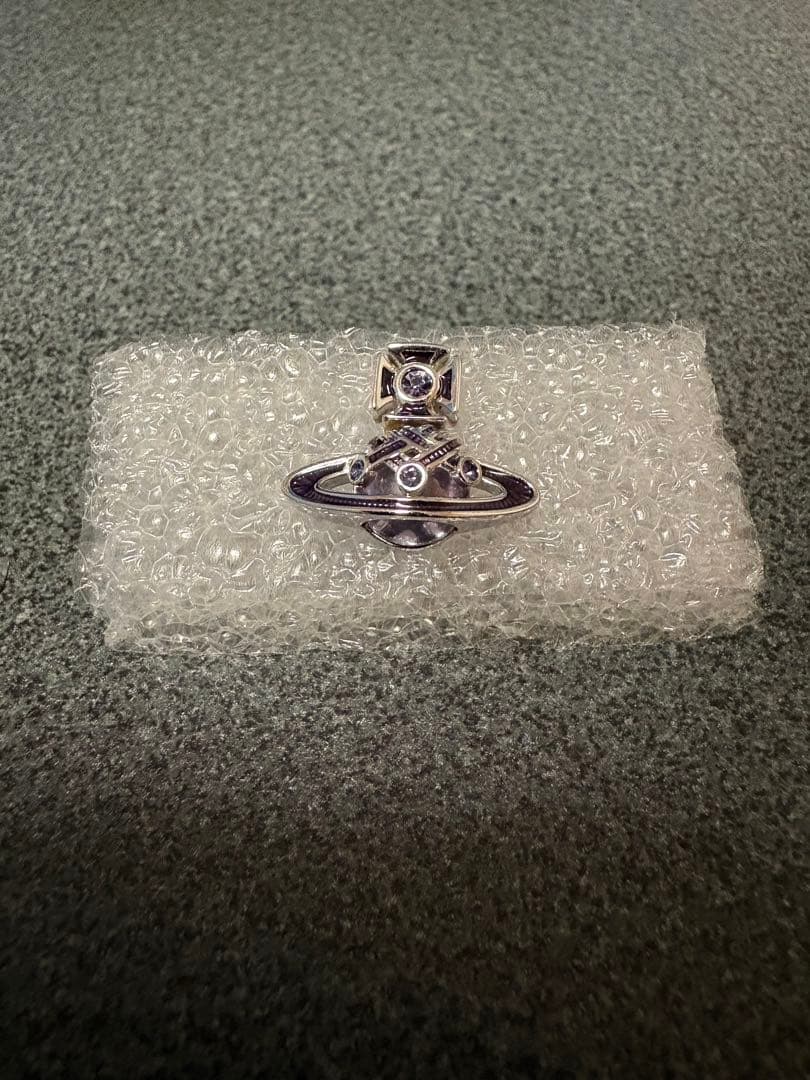 Vivienne Westwood ヴィヴィアン　ピアス