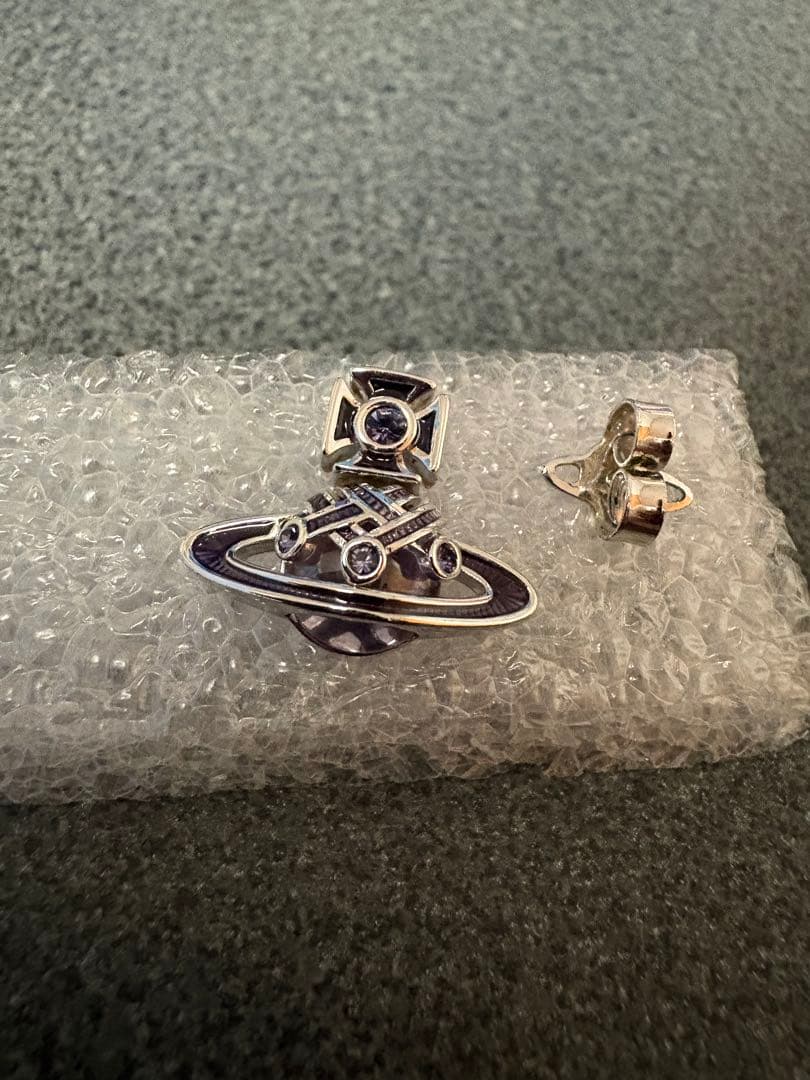 Vivienne Westwood ヴィヴィアン　ピアス