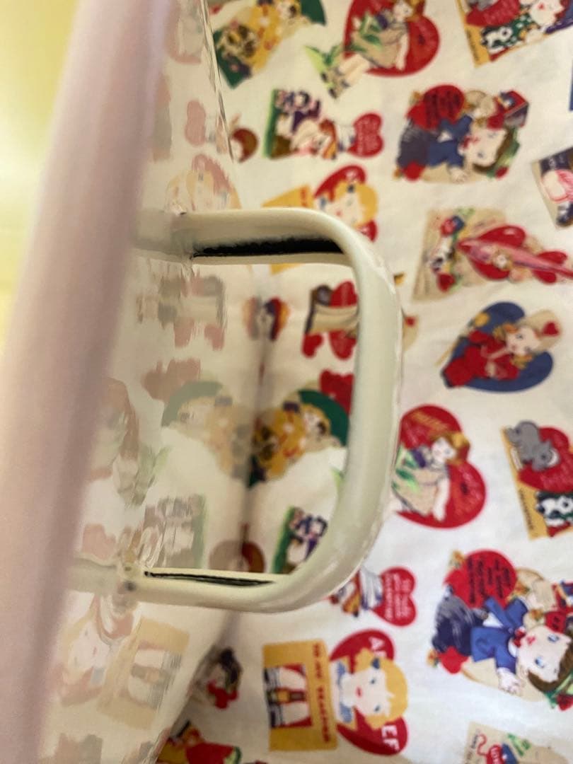 イマン　ダイアナローズ　缶