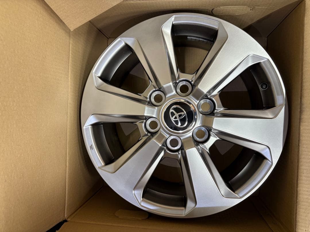 ゆうさん専用　　ランドクルーザー300 vx ホイール4本セット　新車外し