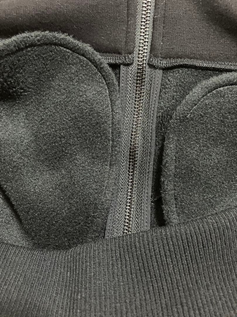 【ゆんページです】ayane のボンバーヒートパーカーとディアーゴTシャツ