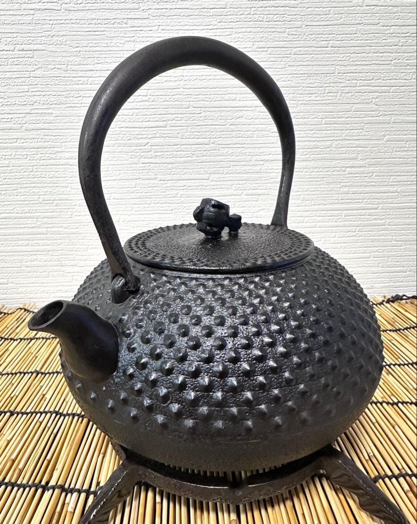 未使用品　南部成龍堂鋳造所　斎峰　及川光正造　大アラレ　南部鉄瓶　南部鉄器