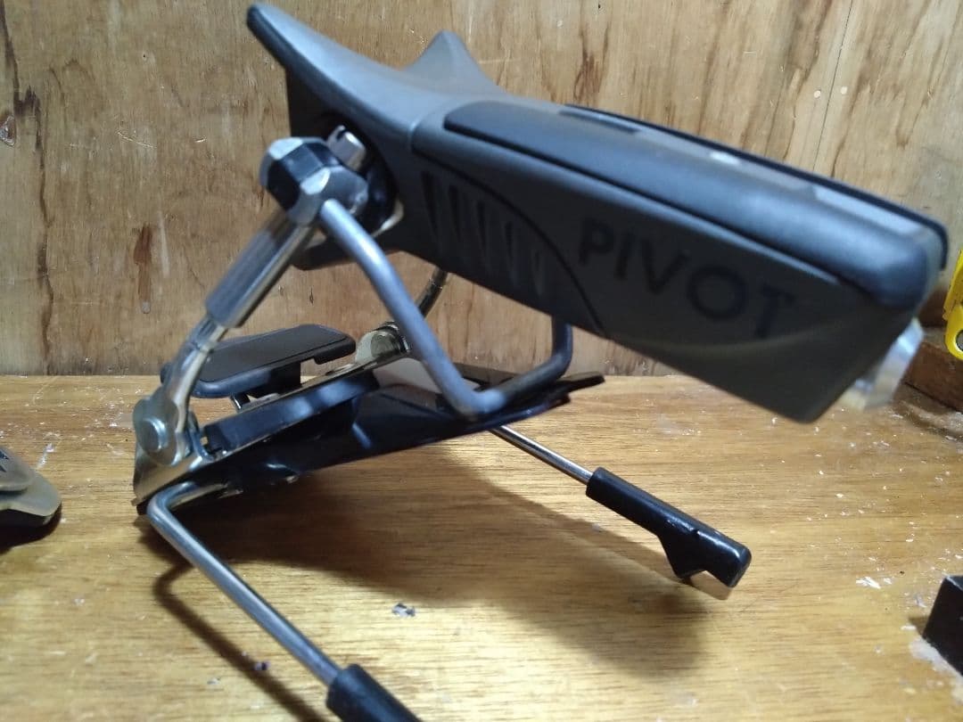 新品未使用★最新カラーLOOK PIVOT2.0Blackl13国内正規