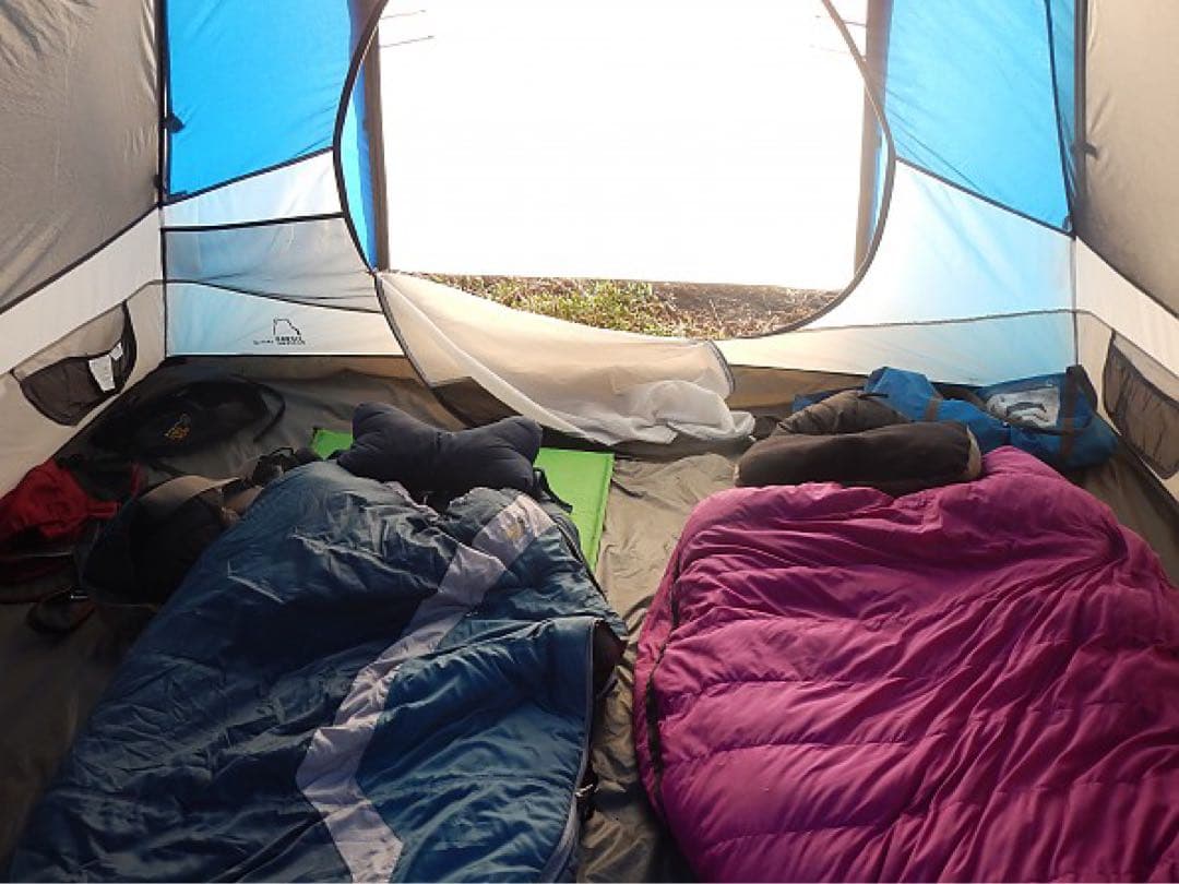 SIERRA DESIGNS YAHI4 ドーム型キャンプテント 青と白