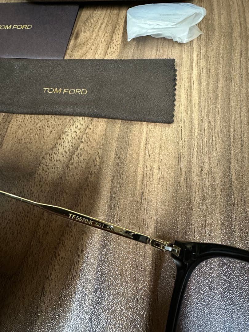 TOM FORD TF5570-K 001 ウェリント　希少モデル
