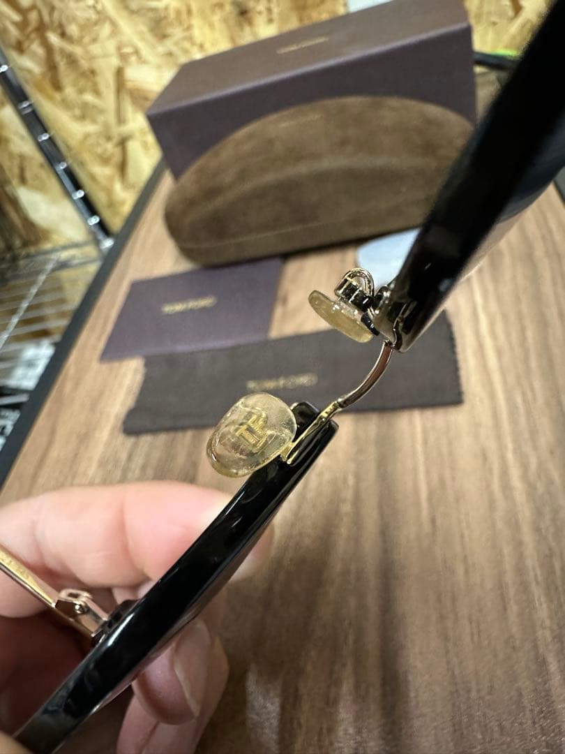 TOM FORD TF5570-K 001 ウェリント　希少モデル