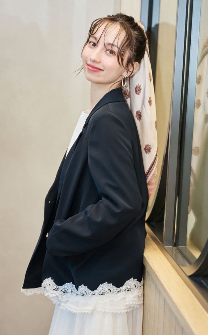 【新品】リリアンカラット　レースヘムダブルジャケット