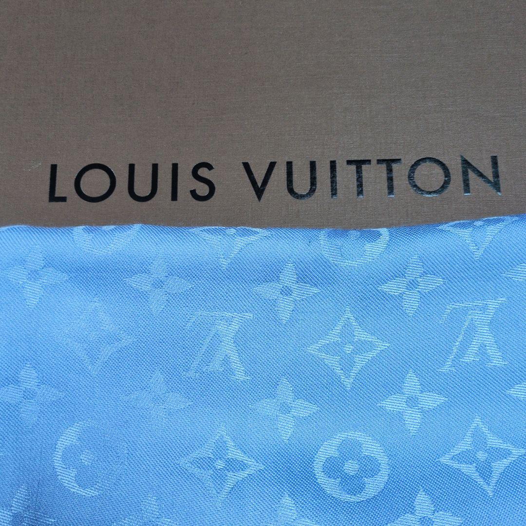 LOUIS VUITTON ライトブルーストール