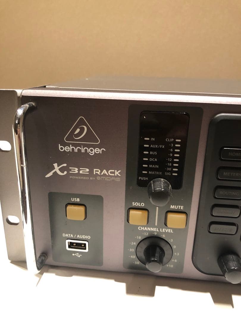 ベリンガー X32 RACK