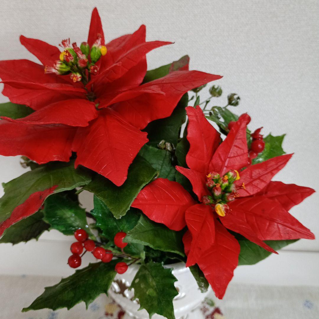 ポインセチアとクリスマスローズアレンジ 　クレイフラワー　樹脂粘土