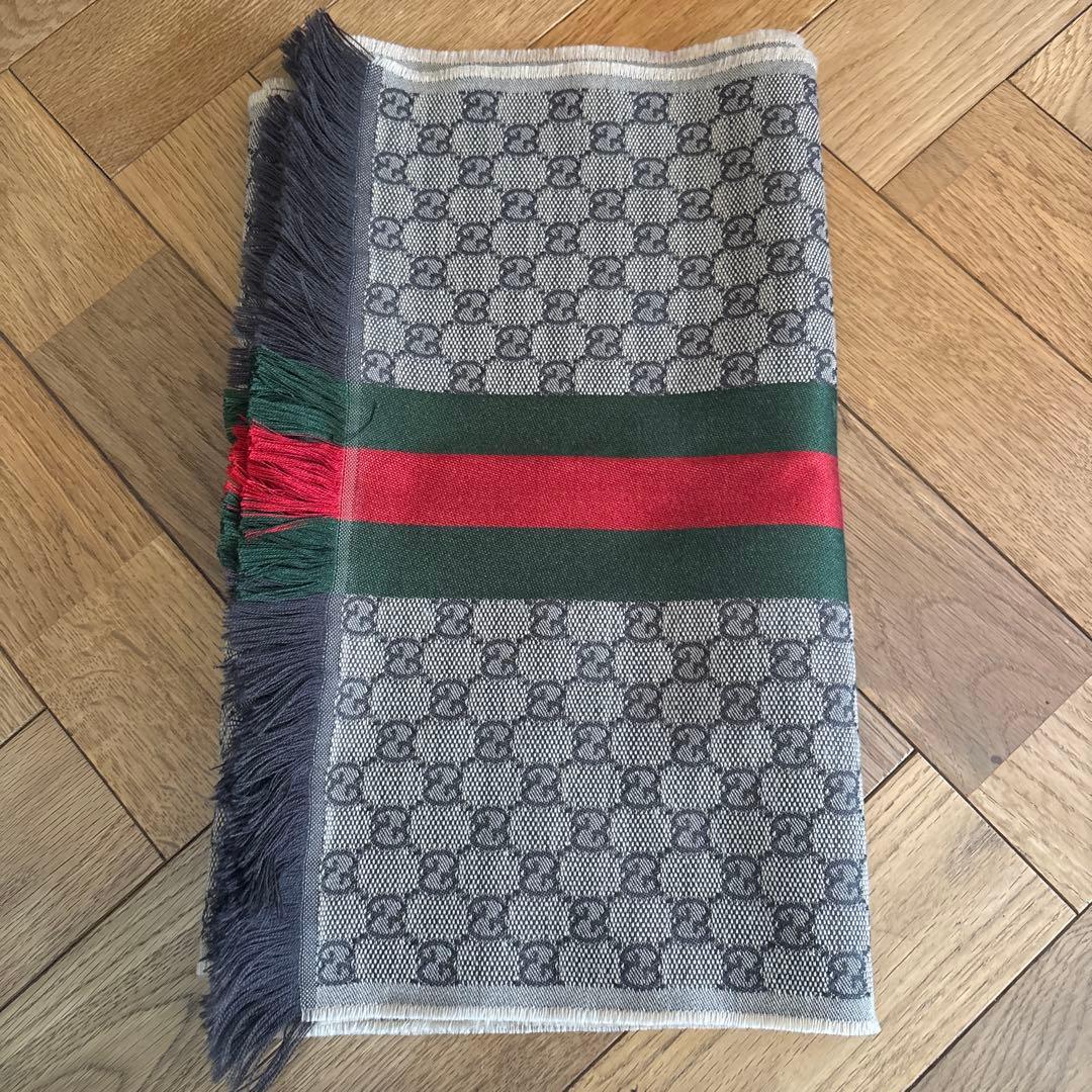 GUCCI｜定番GGパターンのマフラー