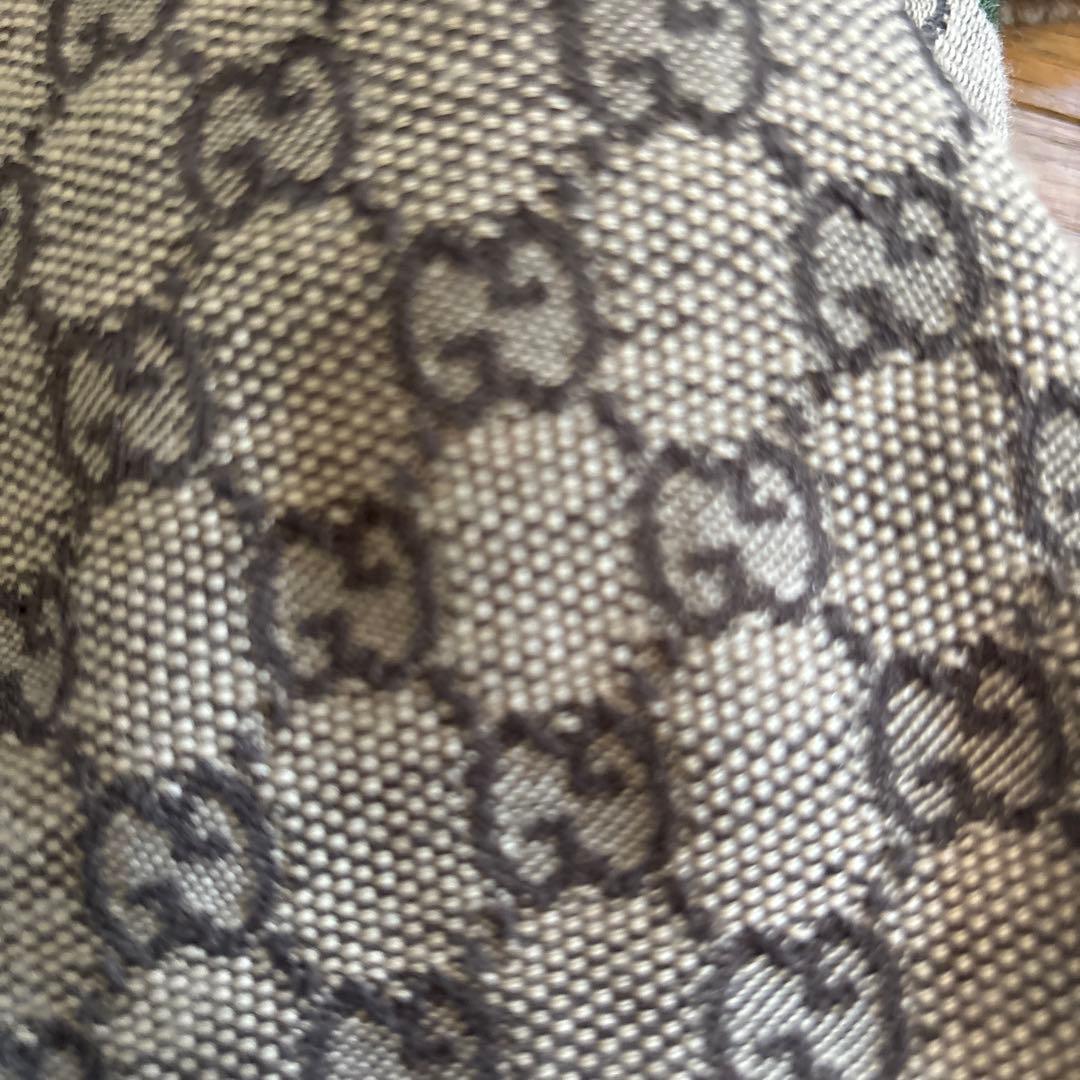 GUCCI｜定番GGパターンのマフラー