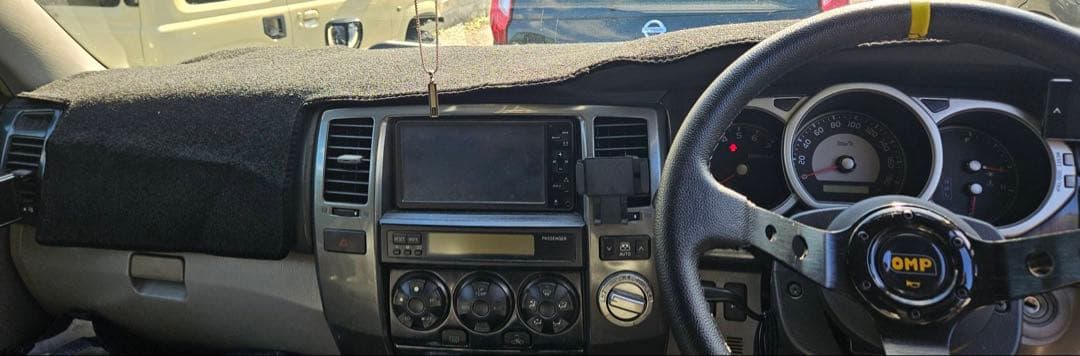 215サーフ　ダッシュボードマット