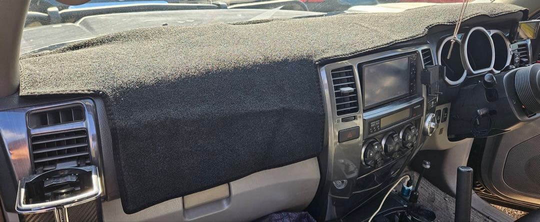 215サーフ　ダッシュボードマット