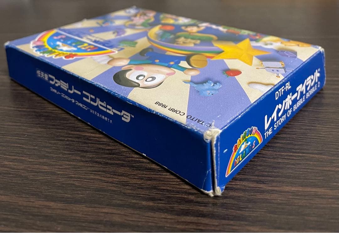 ファミコン　中古カセット　レインボーアイランド　箱　説明書付き