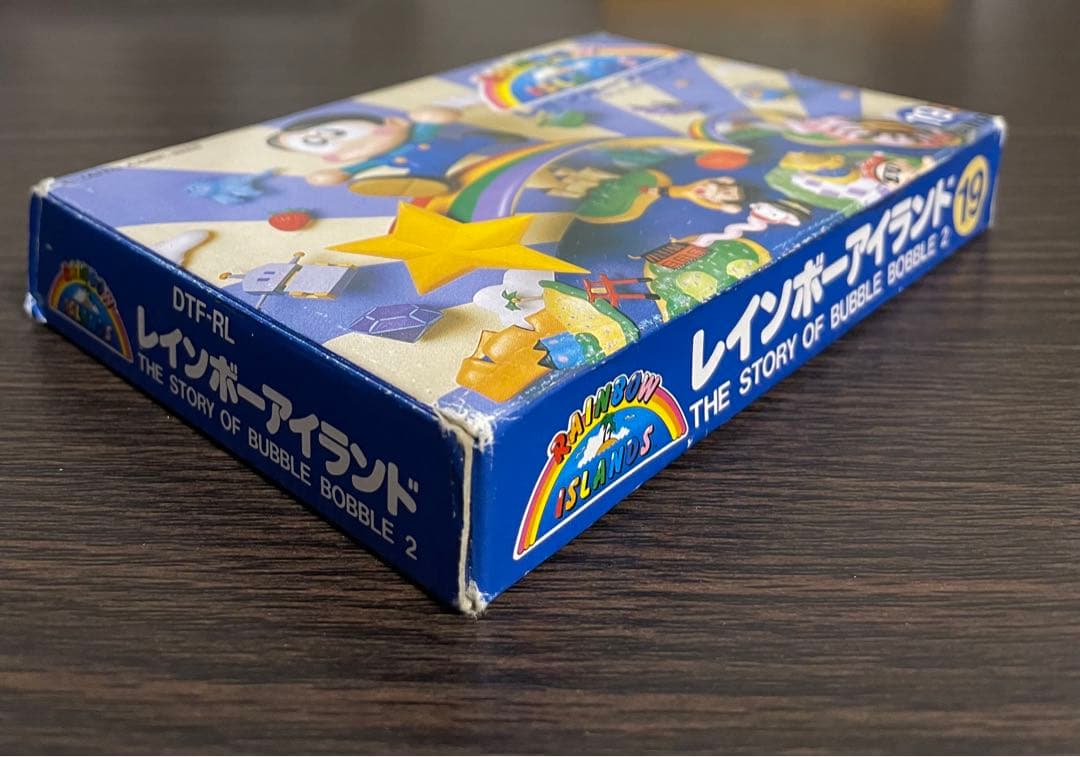 ファミコン　中古カセット　レインボーアイランド　箱　説明書付き