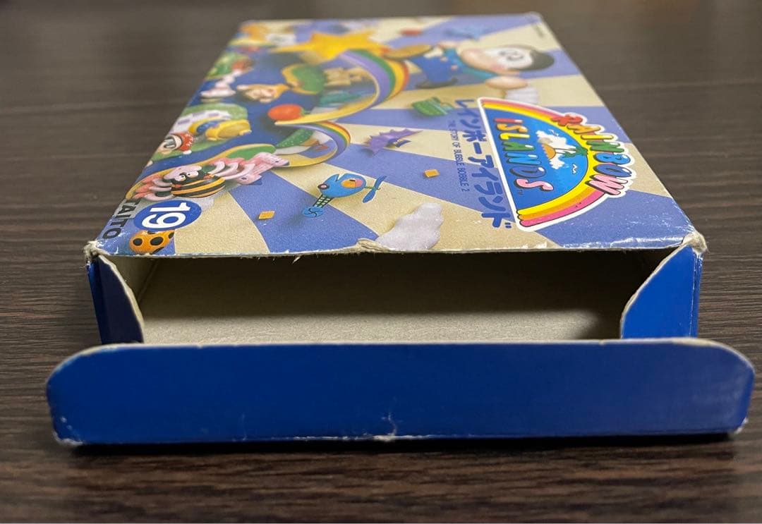 ファミコン　中古カセット　レインボーアイランド　箱　説明書付き