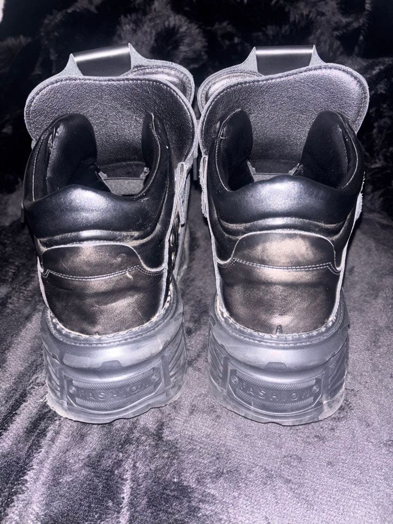 値下げ中‼️NEWROCK風ブーツ