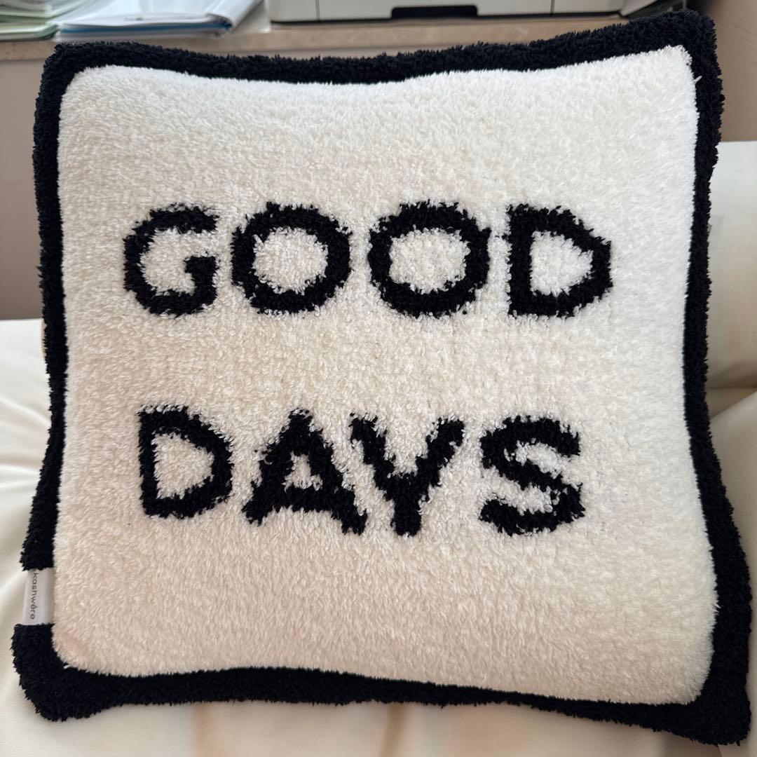 カシウェア　クッション　　kashwere good days